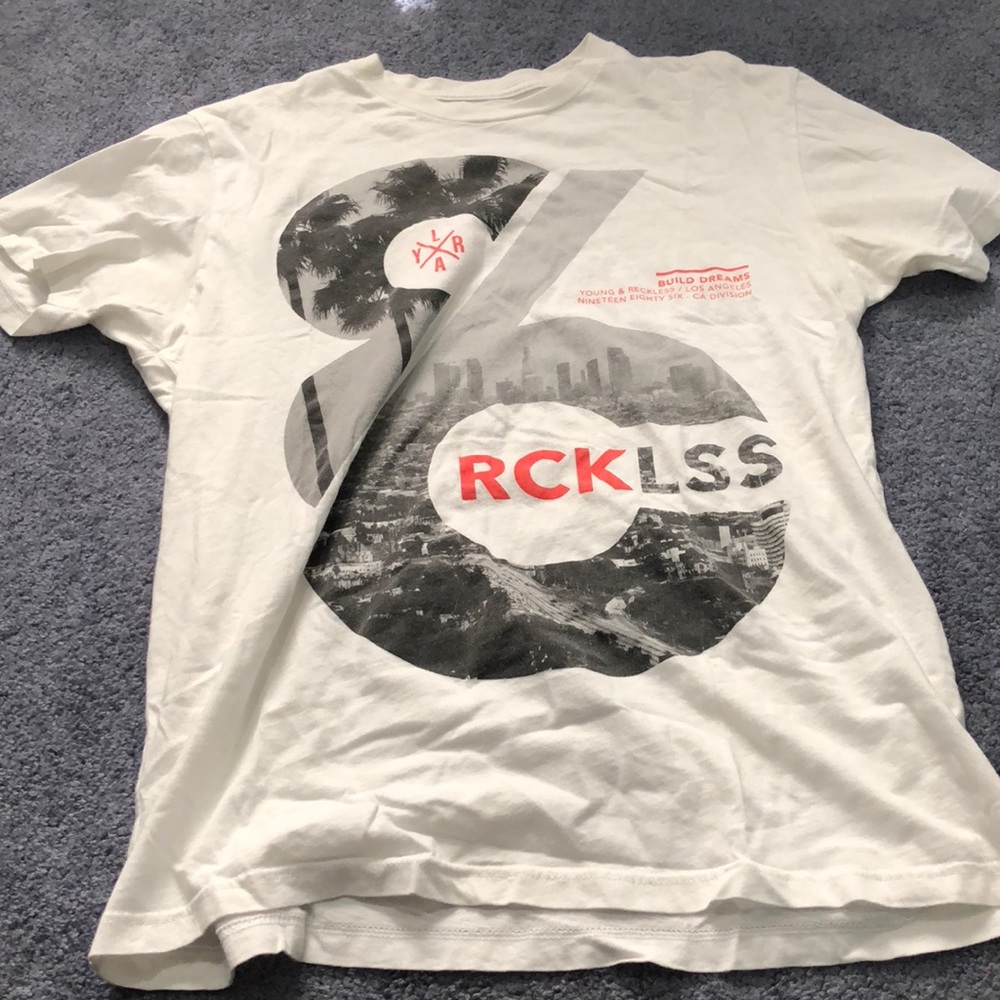 Men’s large young and reckless t-shirt